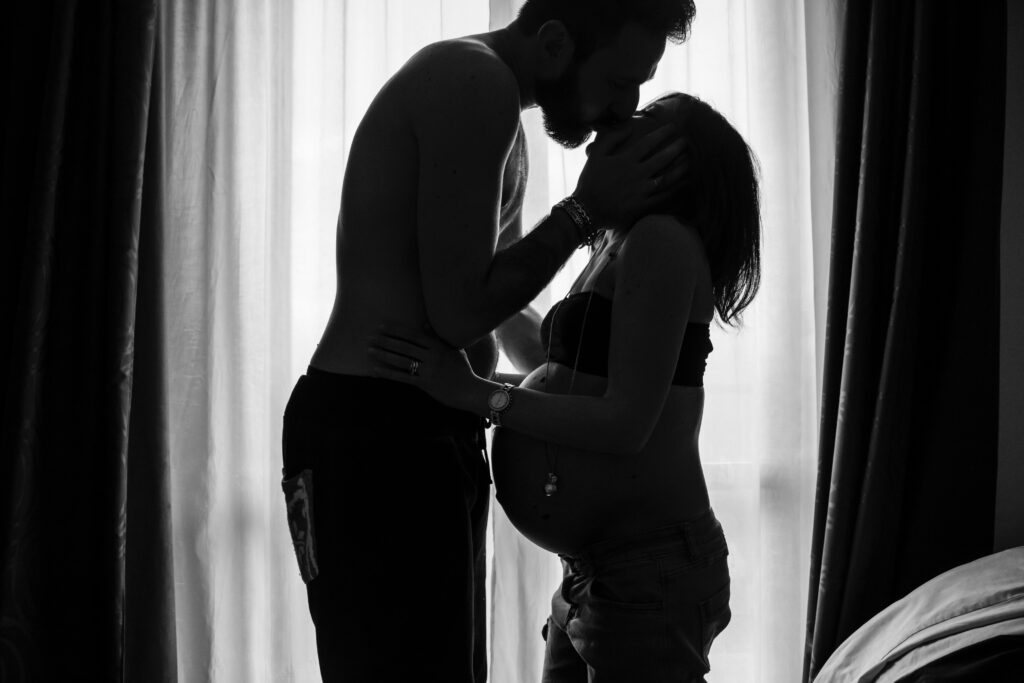 mge showing a pregannat woman
